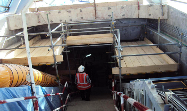 large scaffolding contractor